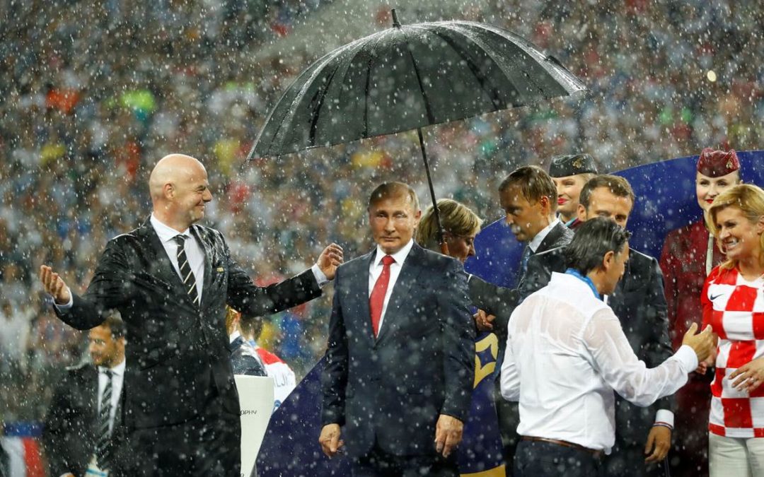 El paraguas de Putin y el pasticho ideológico